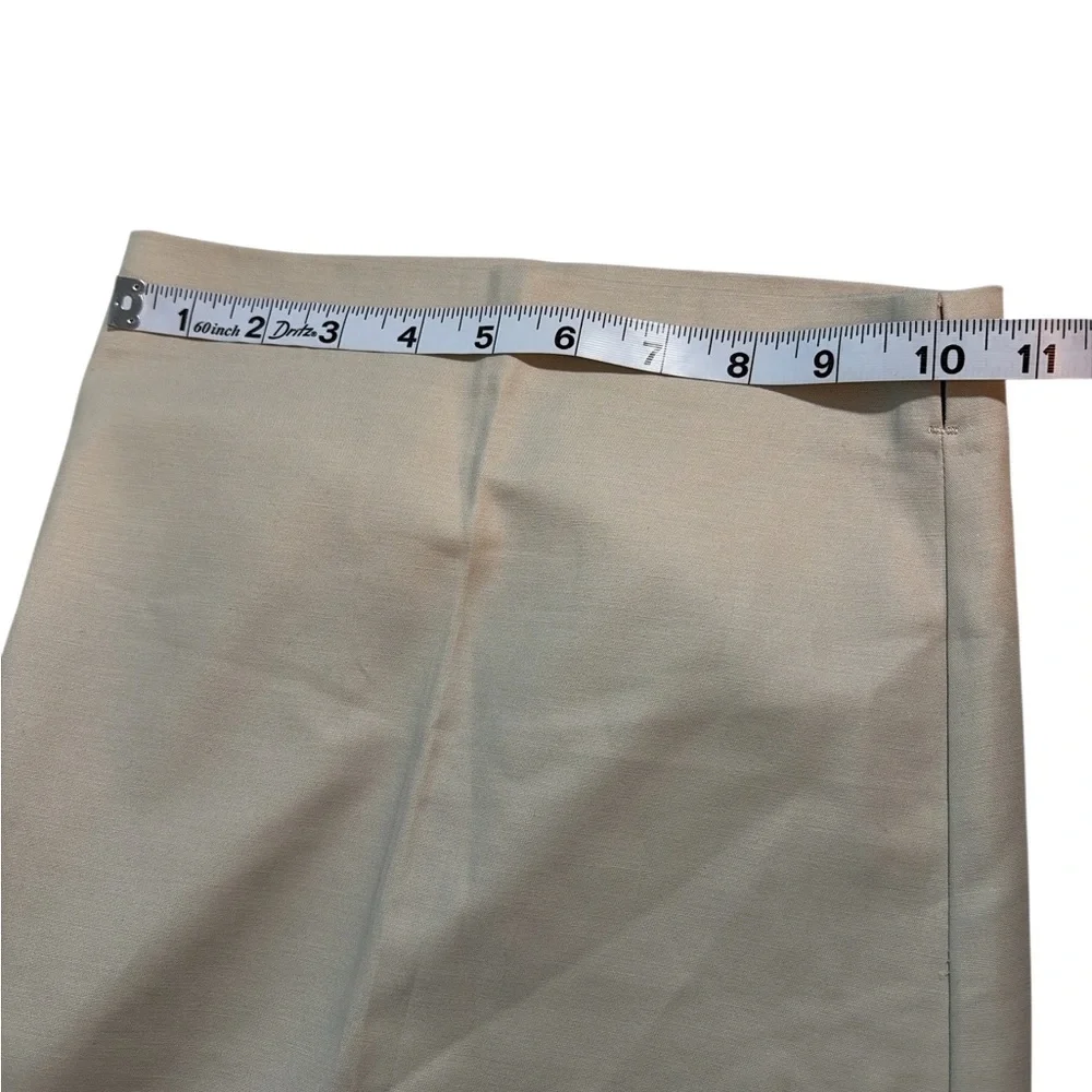 Chicos Shorts Size 3 Beige Pockets Flat Front Bermuda Cotton Blend - Picture 9 of 10
